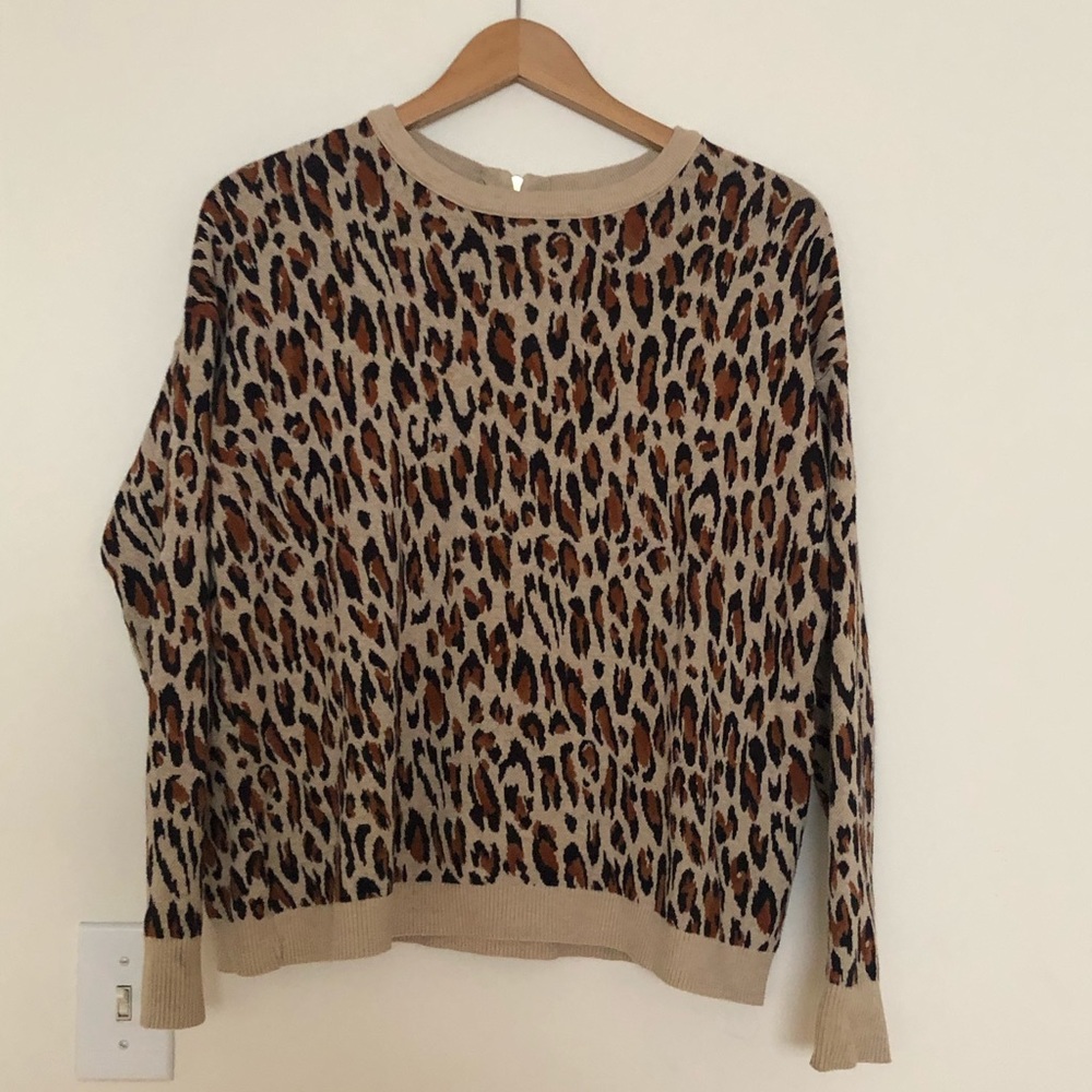 H&M Leopard printed knit sweater with the zip back